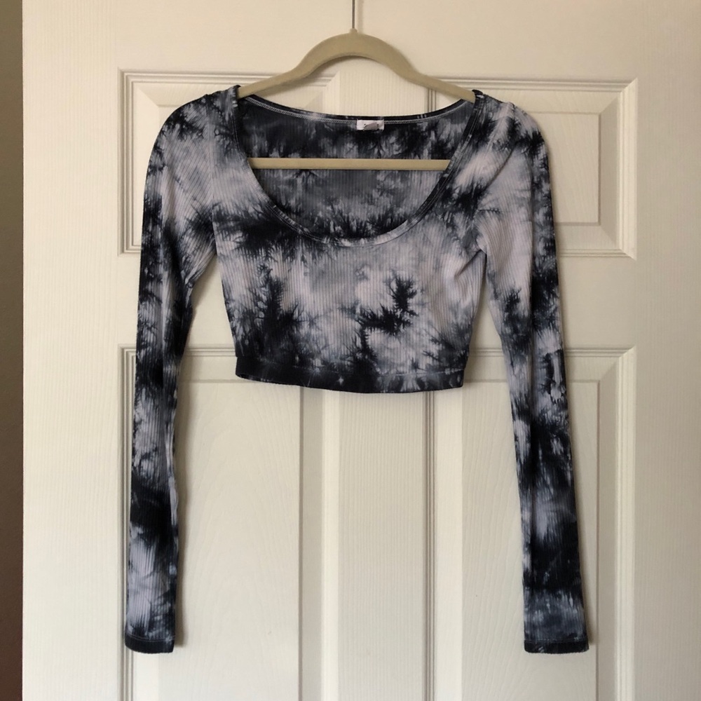 Garage XS Black & White Tie-Dye Long Sleeve Crop Top